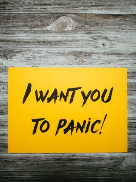 "I want to panic" post-it