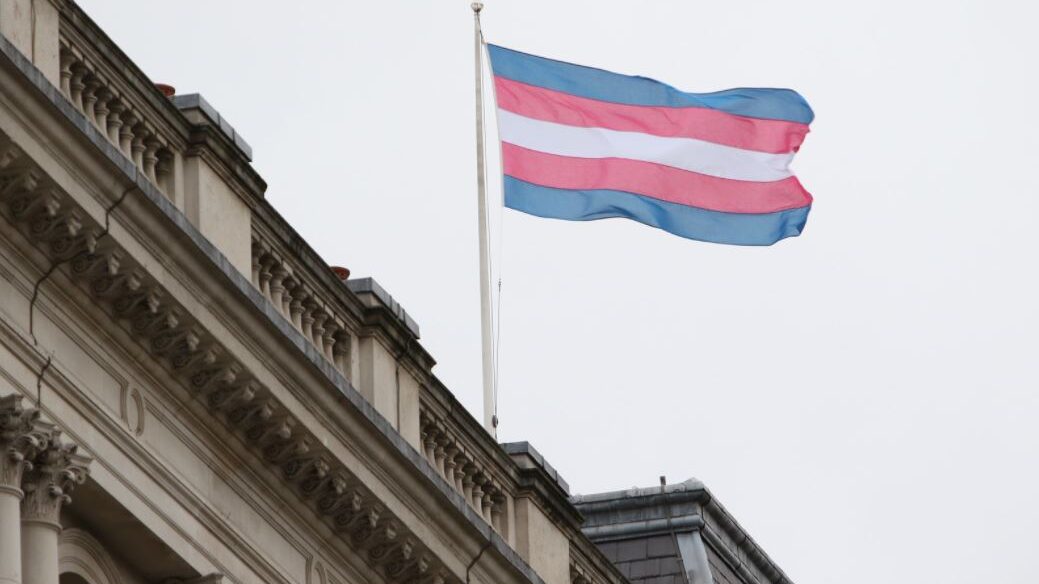 Le drapeau transgenre